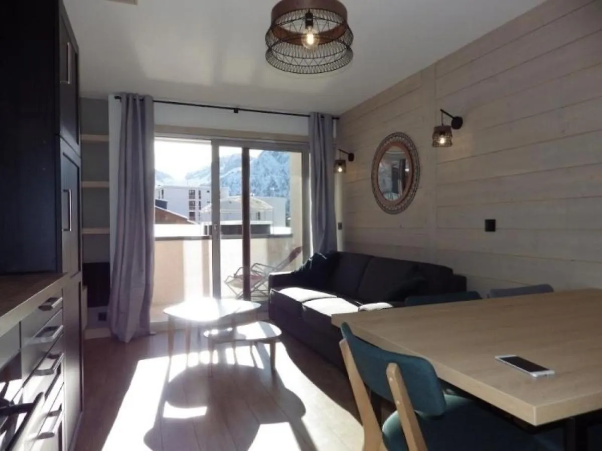 Appartement Les Deux Alpes, 2 Pieces, 6 Personnes - Fr-1-546-12